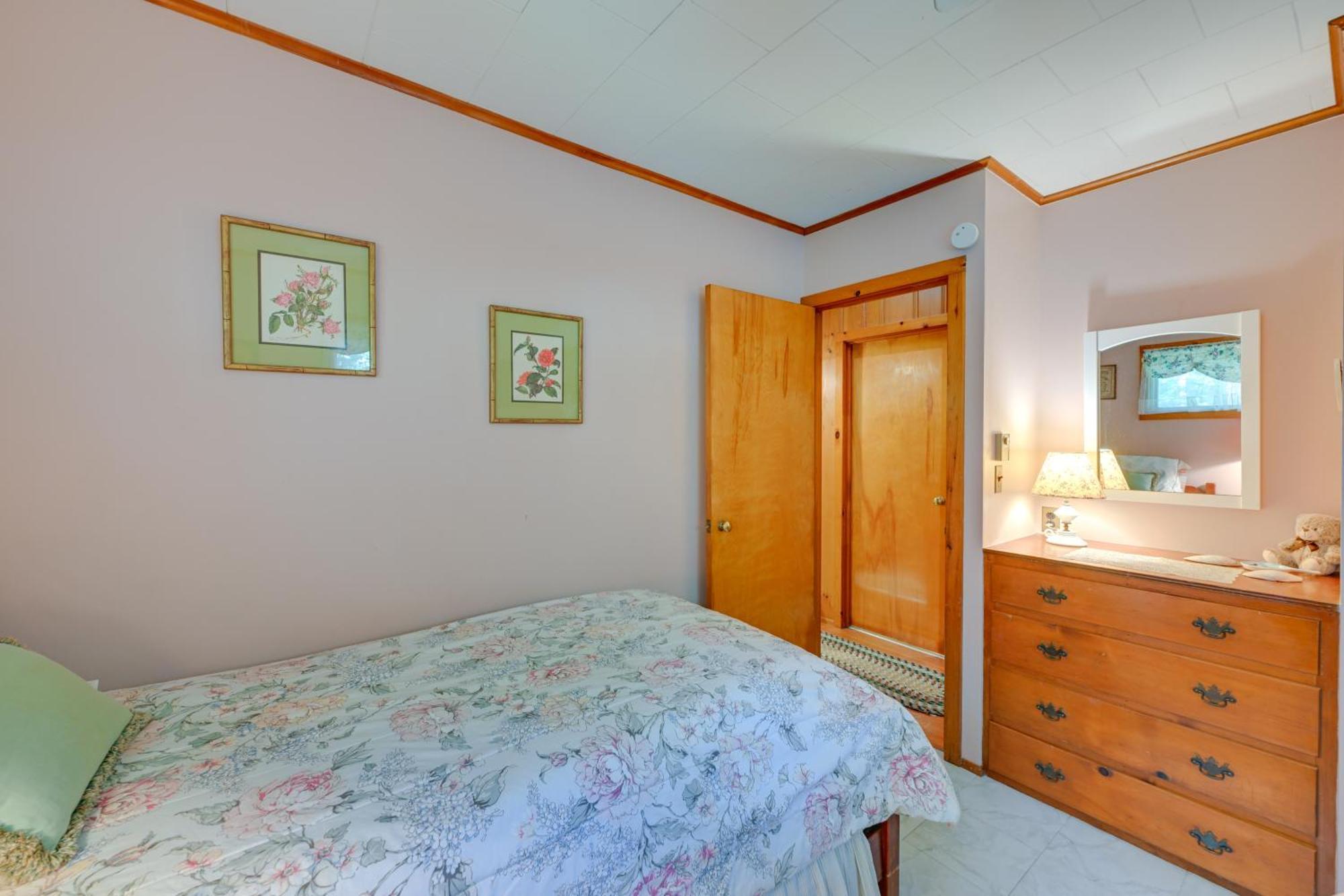 Home In Long Island Wine Country - Walk To Beach! Cutchogue Extérieur photo