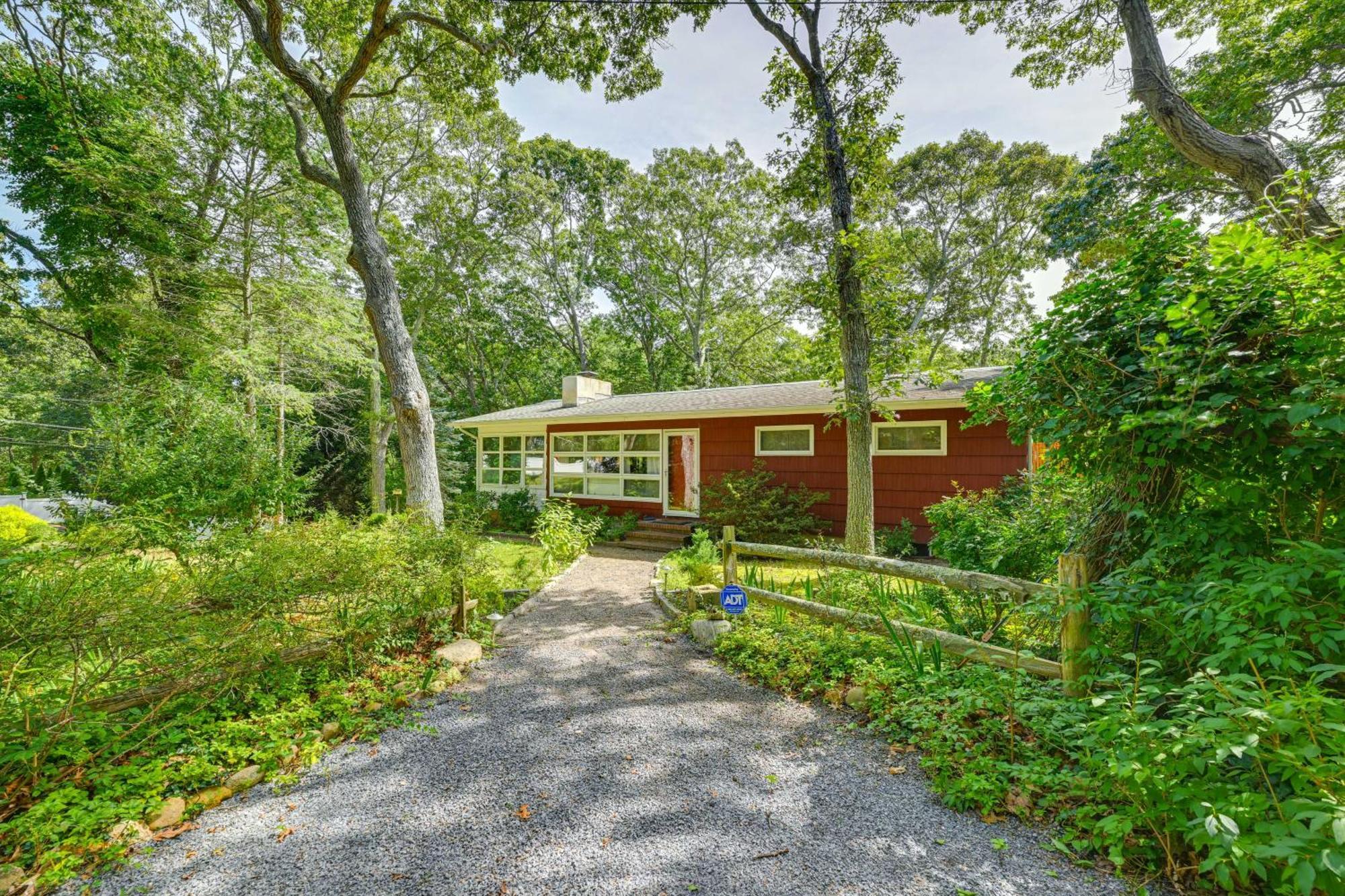 Home In Long Island Wine Country - Walk To Beach! Cutchogue Extérieur photo