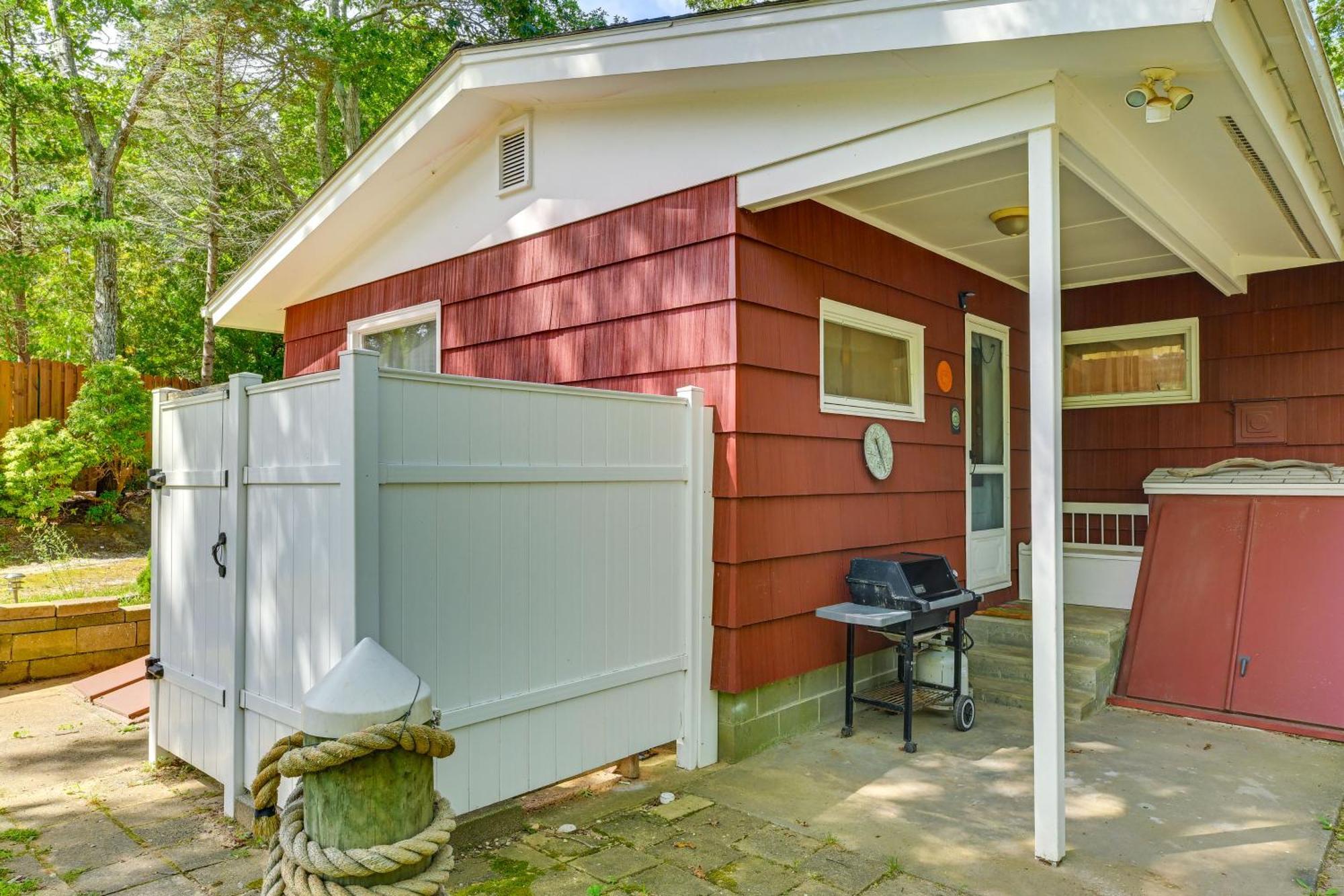 Home In Long Island Wine Country - Walk To Beach! Cutchogue Extérieur photo
