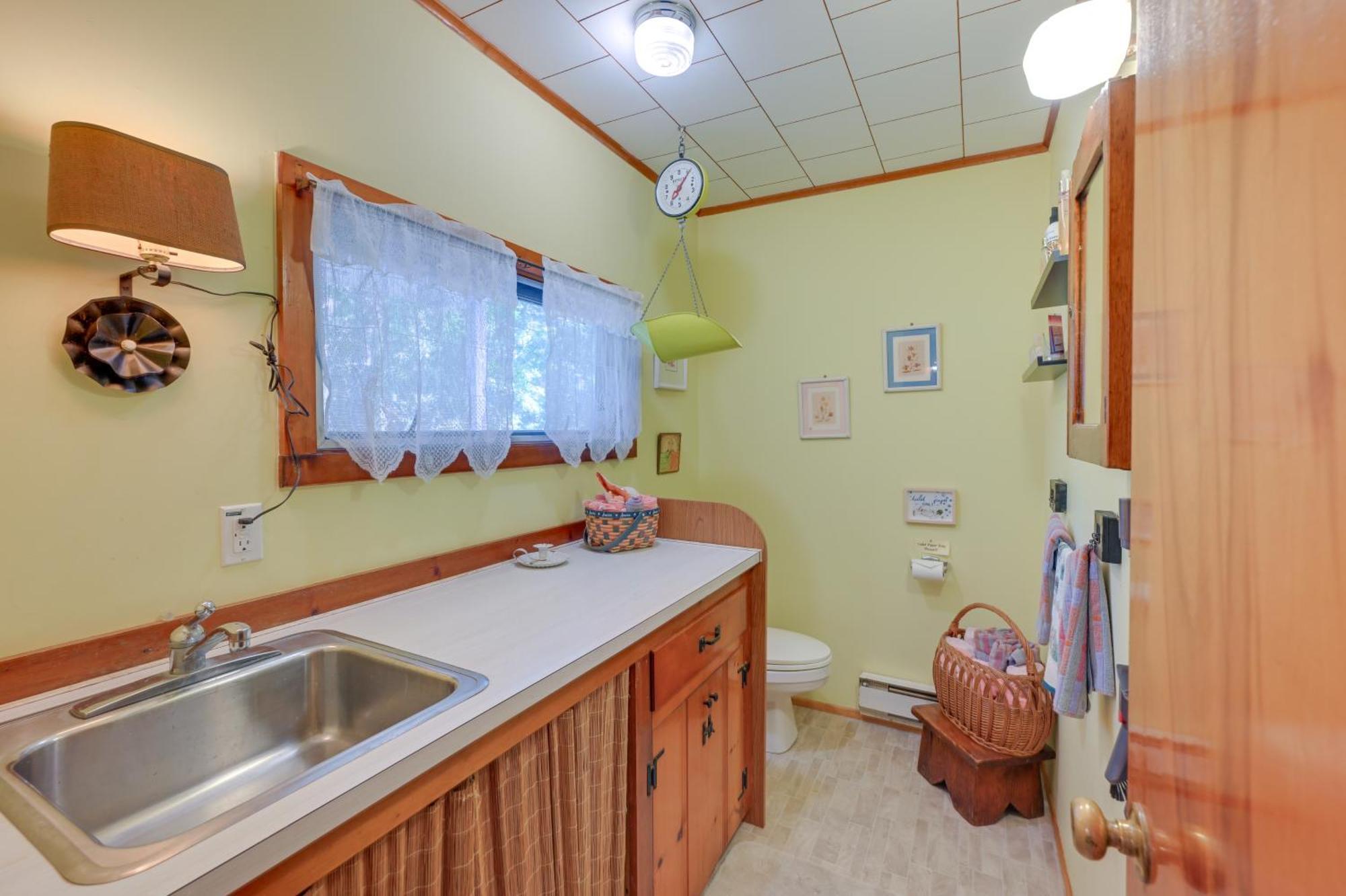 Home In Long Island Wine Country - Walk To Beach! Cutchogue Extérieur photo