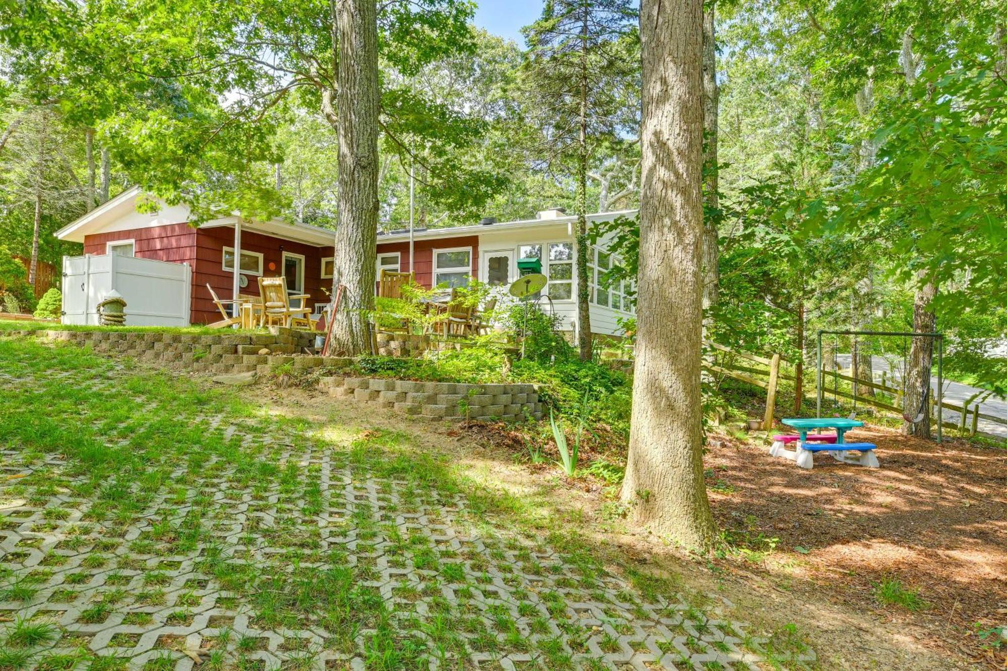 Home In Long Island Wine Country - Walk To Beach! Cutchogue Extérieur photo