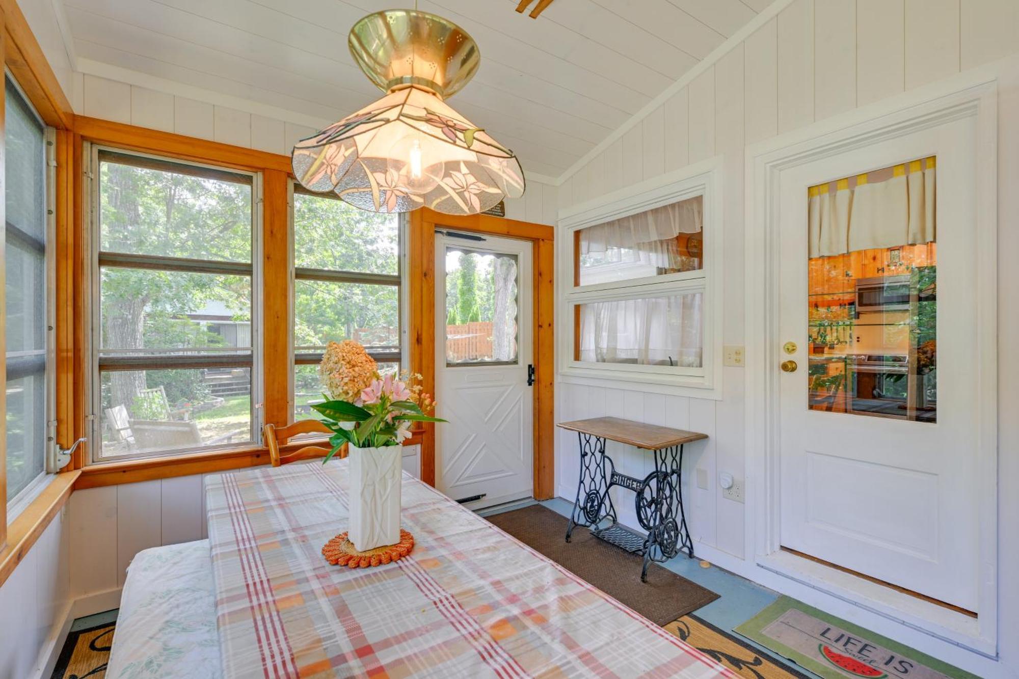 Home In Long Island Wine Country - Walk To Beach! Cutchogue Extérieur photo