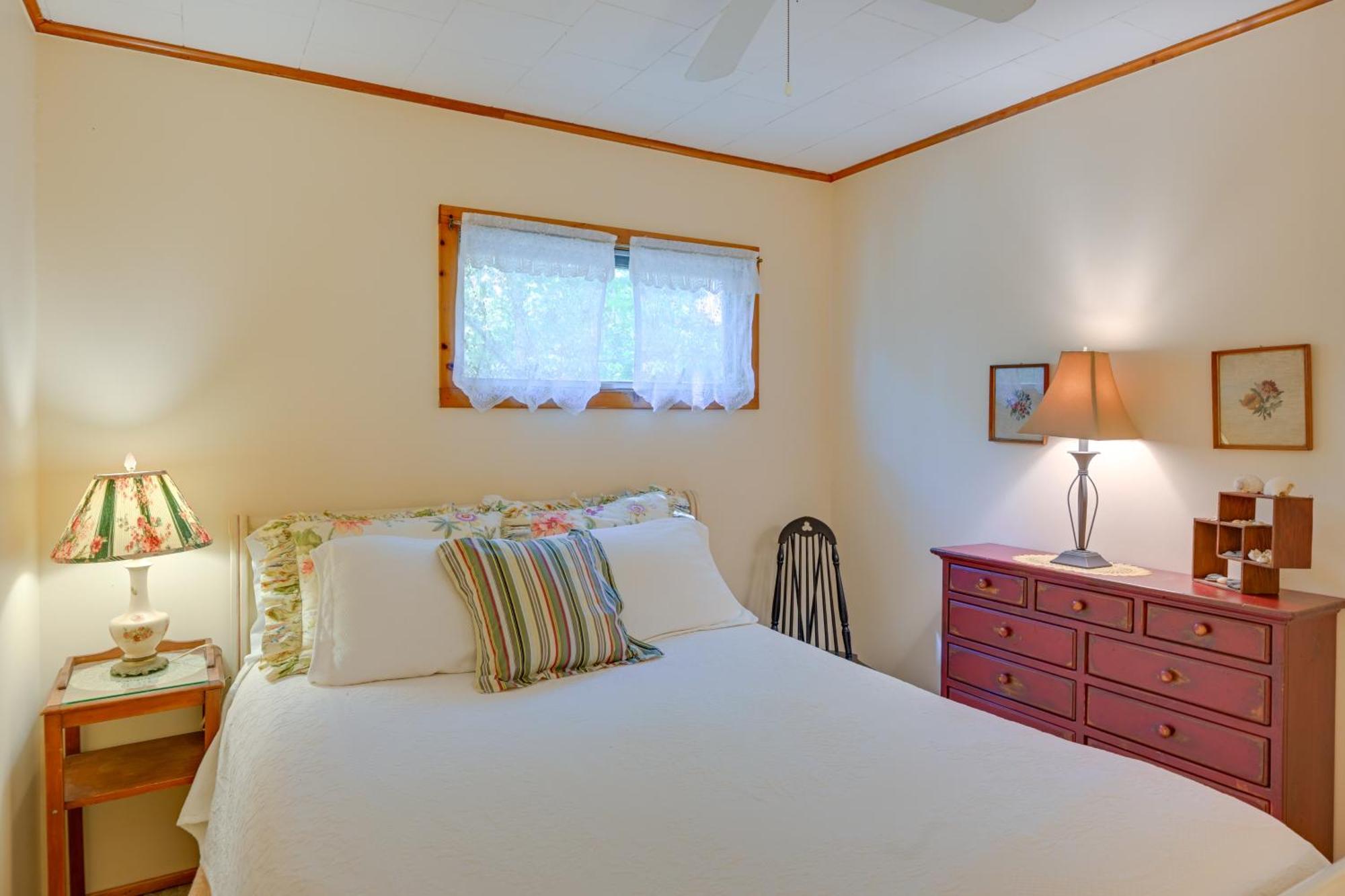 Home In Long Island Wine Country - Walk To Beach! Cutchogue Extérieur photo