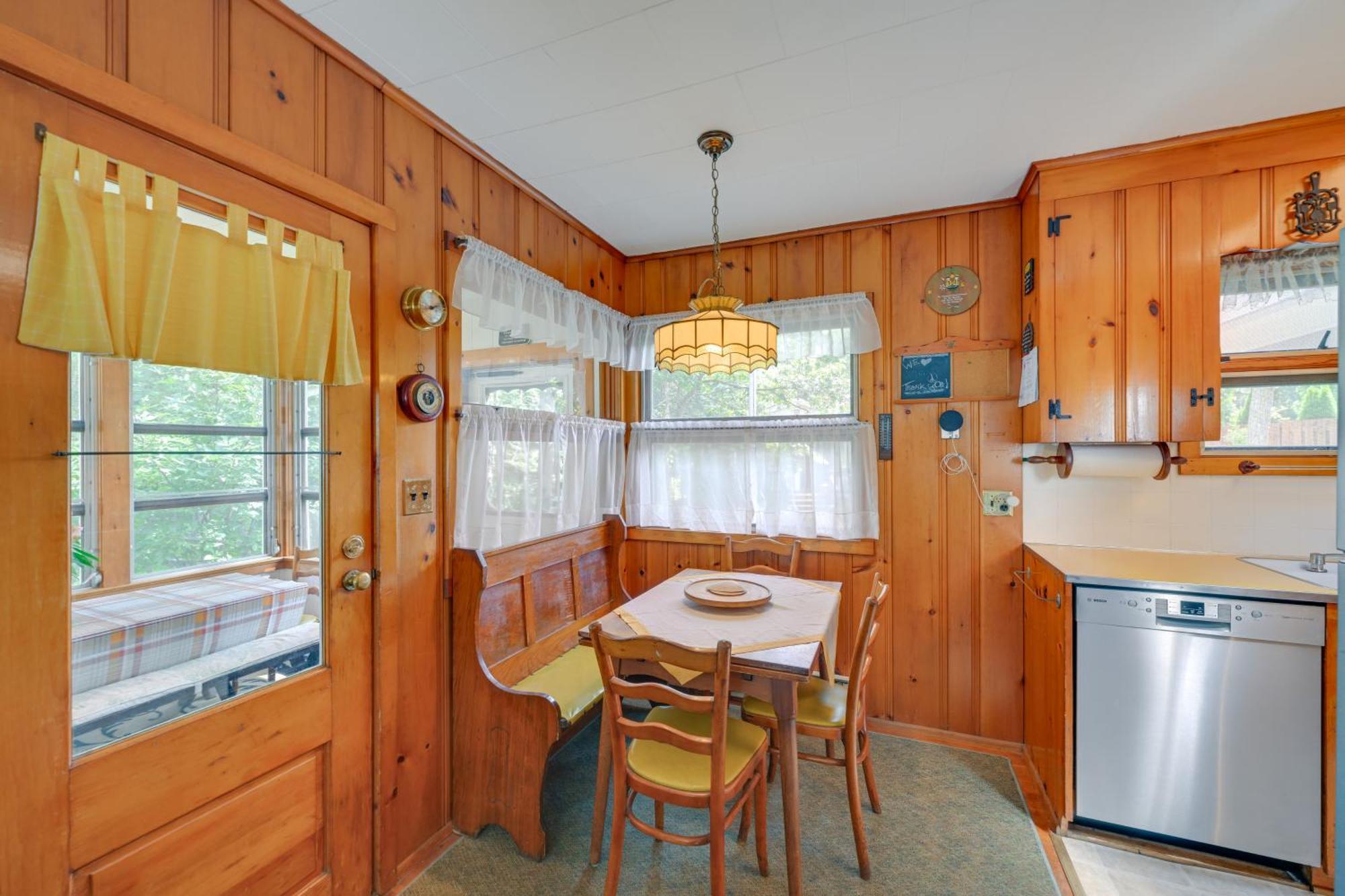 Home In Long Island Wine Country - Walk To Beach! Cutchogue Extérieur photo