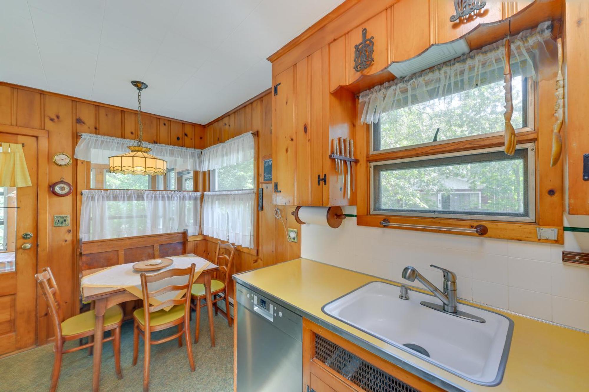 Home In Long Island Wine Country - Walk To Beach! Cutchogue Extérieur photo