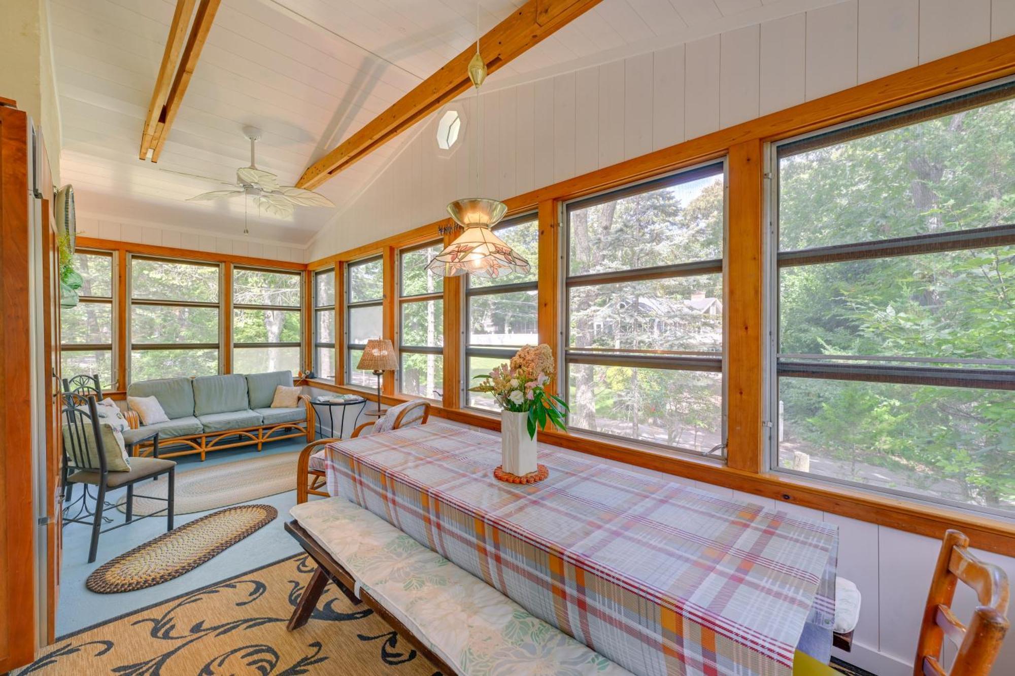 Home In Long Island Wine Country - Walk To Beach! Cutchogue Extérieur photo