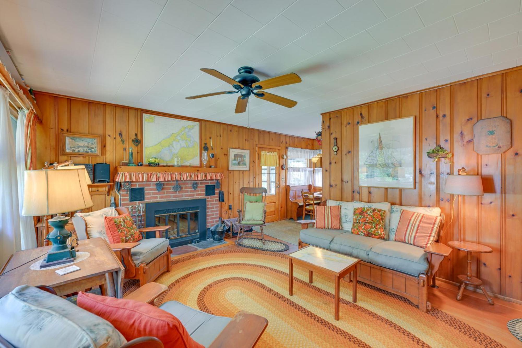Home In Long Island Wine Country - Walk To Beach! Cutchogue Extérieur photo
